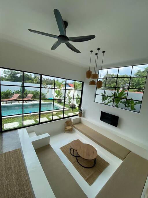 Allure Villa Cempaka Private Pool Kuantan Luaran gambar