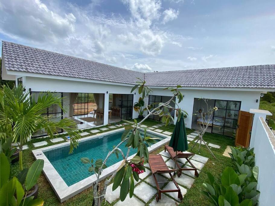Allure Villa Cempaka Private Pool Kuantan Luaran gambar